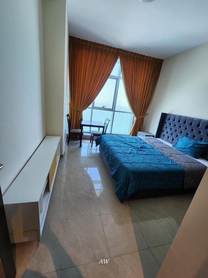 2 Bedroom Luxury Beach Apartment With Full Seaview Ajman Bagian luar foto