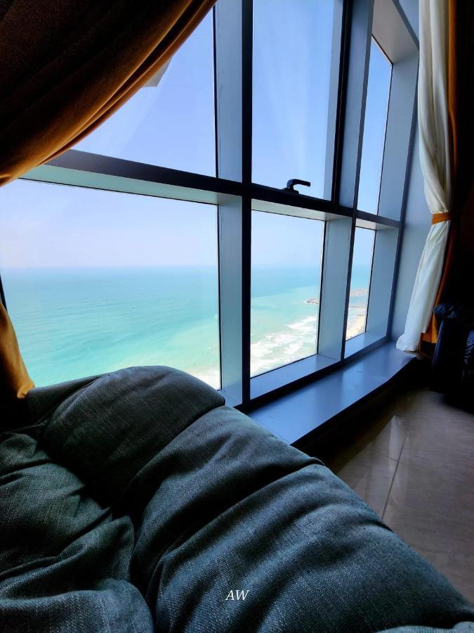 2 Bedroom Luxury Beach Apartment With Full Seaview Ajman Bagian luar foto